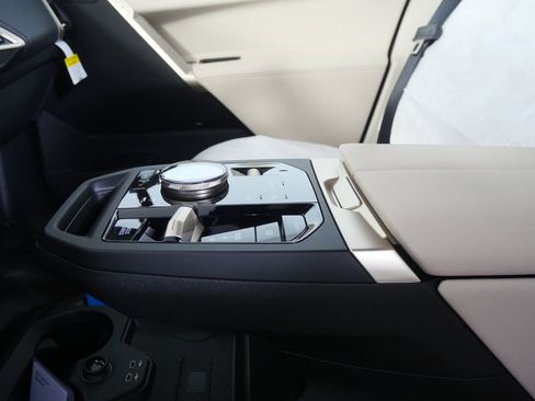 New 2026 BMW iX xDrive45 image 23
