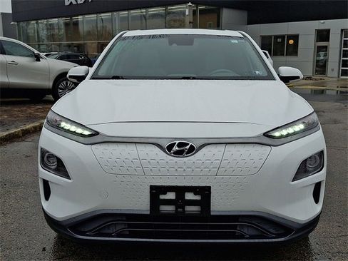 Used 2021 Hyundai Kona Limited image 2