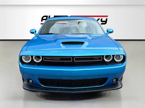 Used 2023 Dodge Challenger R/T w/ Plus Package image 2