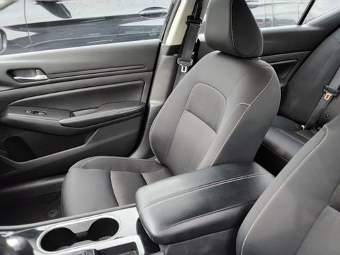 Used 2024 Nissan Altima 2.5 SV FWD image 10