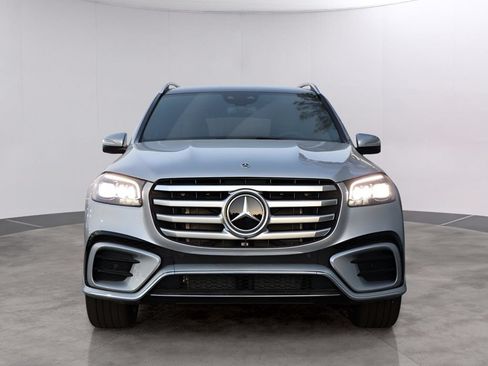 Used 2025 Mercedes-Benz GLS 450 4MATIC image 2