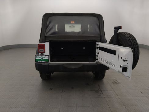 Used 2016 Jeep Wrangler Sport w/ Connectivity Group AWD/4WD image 29