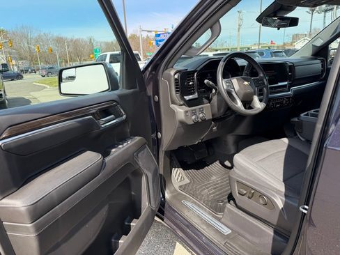 Certified 2022 Chevrolet Silverado 1500 LT AWD/4WD image 19
