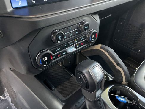 Used 2025 Ford Bronco Badlands AWD/4WD image 20