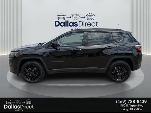 Used 2025 Jeep Compass Latitude w/ Altitude Special Edition AWD/4WD image 9