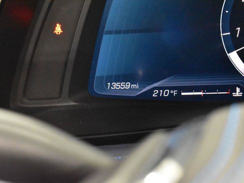 Used 2021 Chevrolet Corvette Stingray Premium Conv w/ Z51 Performance Package RWD image 16