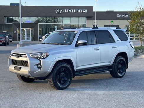 Used 2022 Toyota 4Runner SR5 image 24