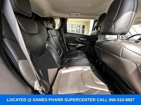 Used 2019 Jeep Cherokee Latitude Plus w/ Trailer Tow Group FWD image 19