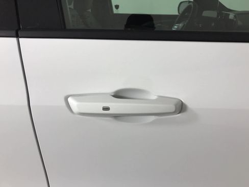 New 2026 Chevrolet Traverse LT w/ Driver Confidence Package image 29