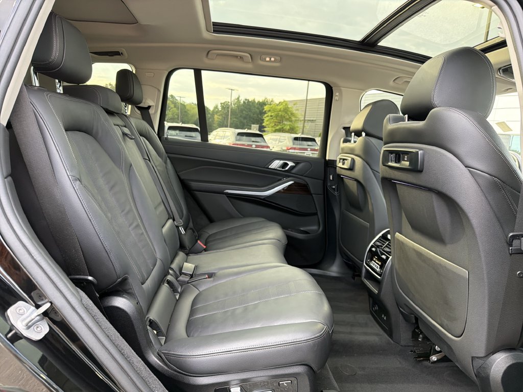 Used 2020 BMW X7 xDrive40i w/ Cold Weather Package AWD/4WD image 17