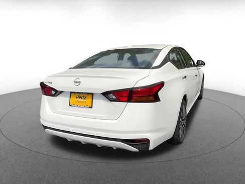 Used 2025 Nissan Altima 2.5 SV FWD image 12