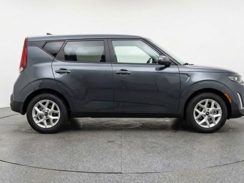 Used 2025 Kia Soul LX w/ LX Technology Package image 11