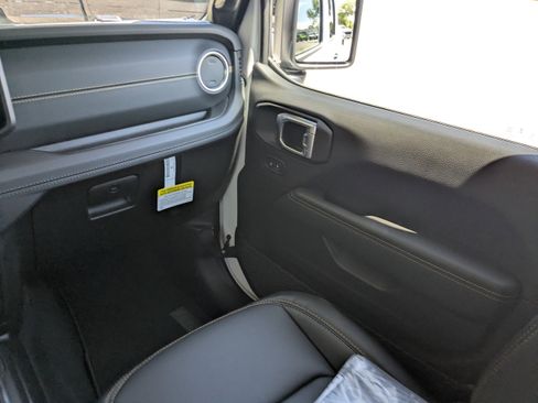 New 2026 Jeep Gladiator Sport image 16