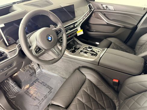 New 2026 BMW X7 xDrive40i w/ M Sport Package AWD/4WD image 12