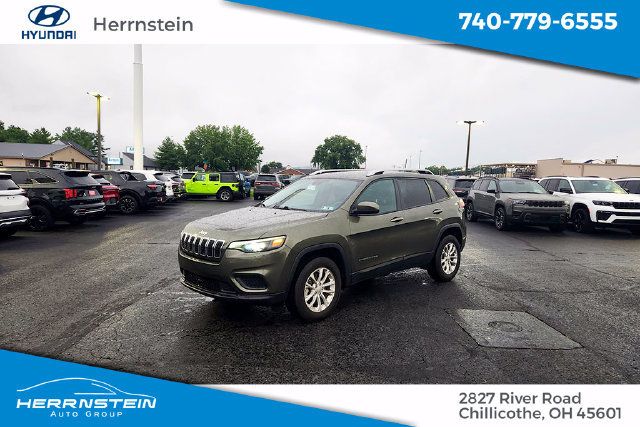 Used 2021 Jeep Cherokee Latitude w/ Mopar Interior Package AWD/4WD image 3