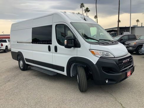 New 2026 RAM ProMaster 3500 w/ Crew Van Package image 3