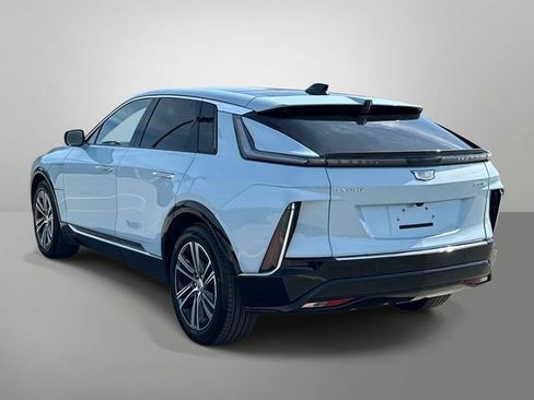 Used 2024 Cadillac Lyriq Luxury w/ LPO, Floor Liner Package AWD/4WD image 27