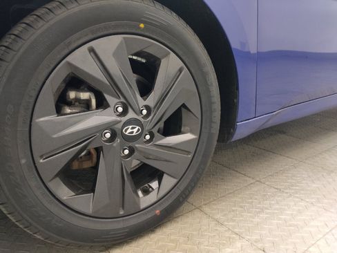 Used 2021 Hyundai Elantra SEL FWD image 31