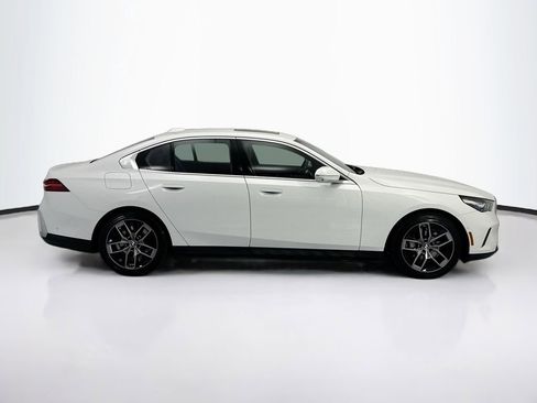 Certified 2026 BMW i5 eDrive40 w/ Premium Package RWD image 4