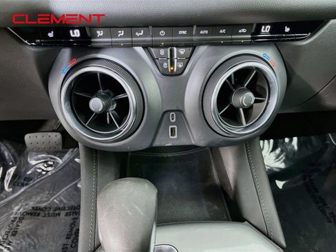 Used 2021 Chevrolet Blazer LT FWD image 22