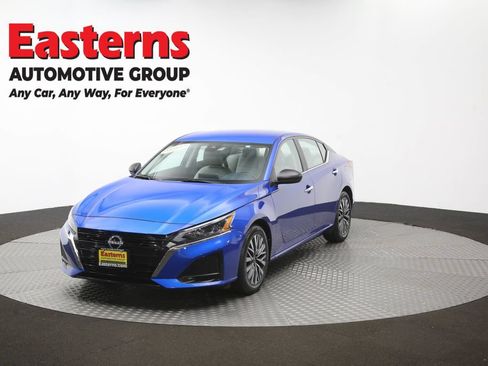 Used 2025 Nissan Altima 2.5 SV FWD image 53