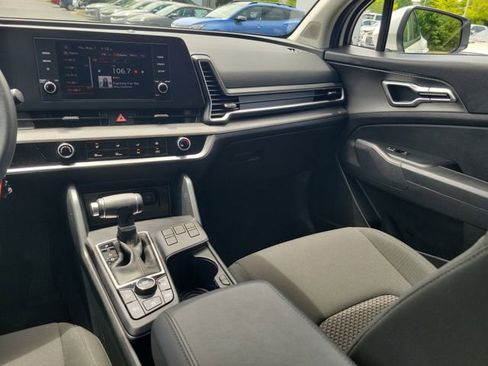 Certified 2025 Kia Sportage LX FWD image 11