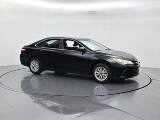 Used 2017 Toyota Camry LE FWD video 3