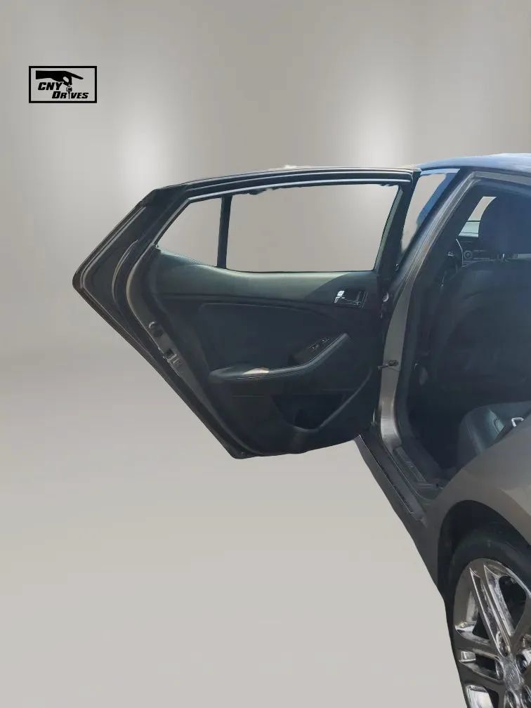 Used 2013 Kia Optima SX w/ Limited Pkg FWD image 11
