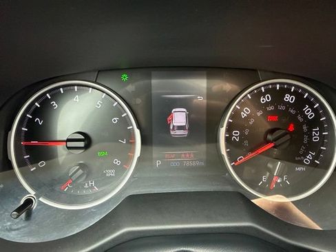 Used 2021 Toyota RAV4 XLE Premium AWD/4WD image 13