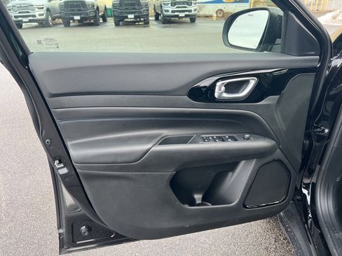 New 2026 Jeep Compass Limited image 18