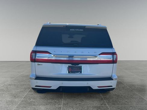 Used 2019 Lincoln Navigator Reserve image 5
