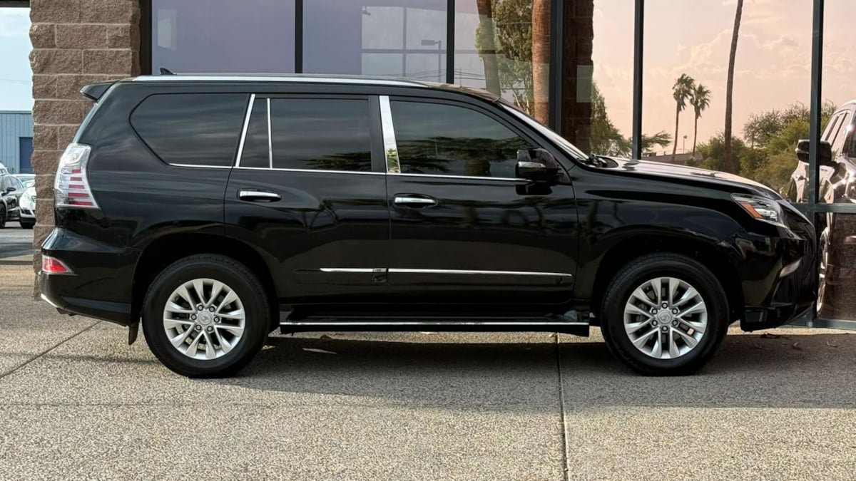 Used 2014 Lexus GX 460 w/ Premium Package AWD/4WD image 14