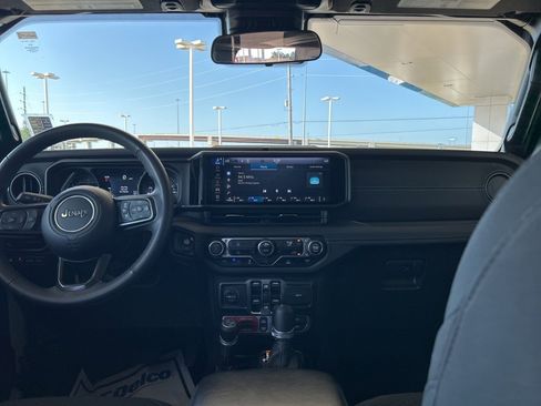 Used 2024 Jeep Wrangler Unlimited Rubicon 4xe image 12