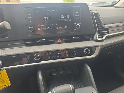 Used 2023 Kia Sportage LX AWD/4WD image 36