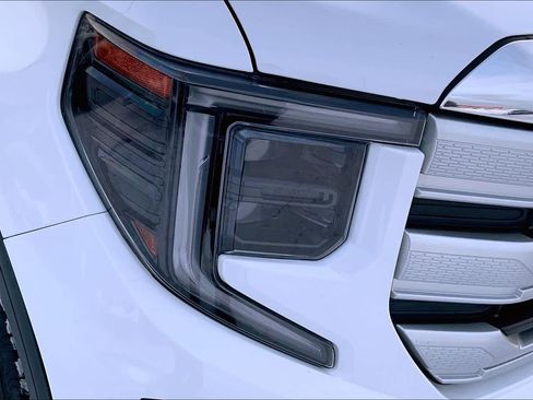 Used 2023 GMC Sierra 1500 SLE image 27