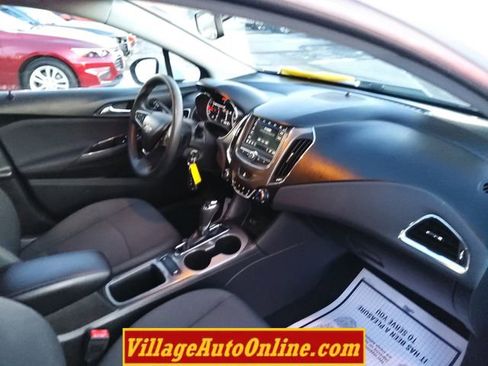 Used 2019 Chevrolet Cruze LT w/ LT Fleet Convenience Package image 24