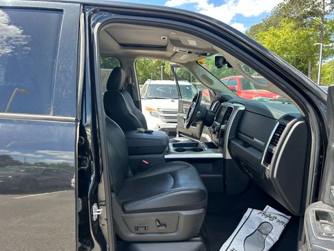 Used 2017 RAM 1500 Laramie w/ Convenience Group image 9