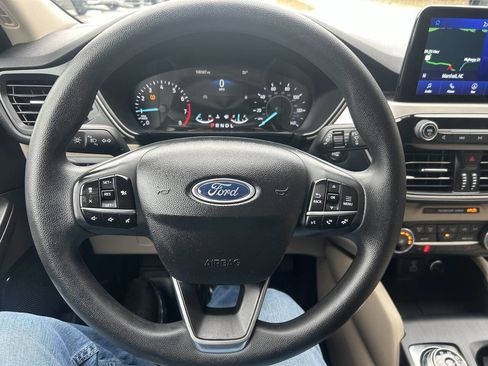 Used 2020 Ford Escape SE image 22