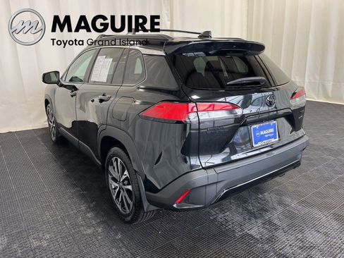 Used 2023 Toyota Corolla Cross XLE w/ Convenience Package AWD/4WD image 30