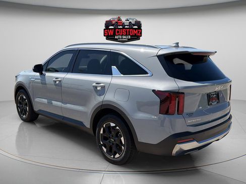 Used 2025 Kia Sorento S w/ Panoramic Sunroof Package FWD image 5