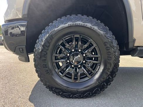 Used 2026 Chevrolet Silverado 2500 ZR2 w/ LPO, Dark Essentials Package image 13