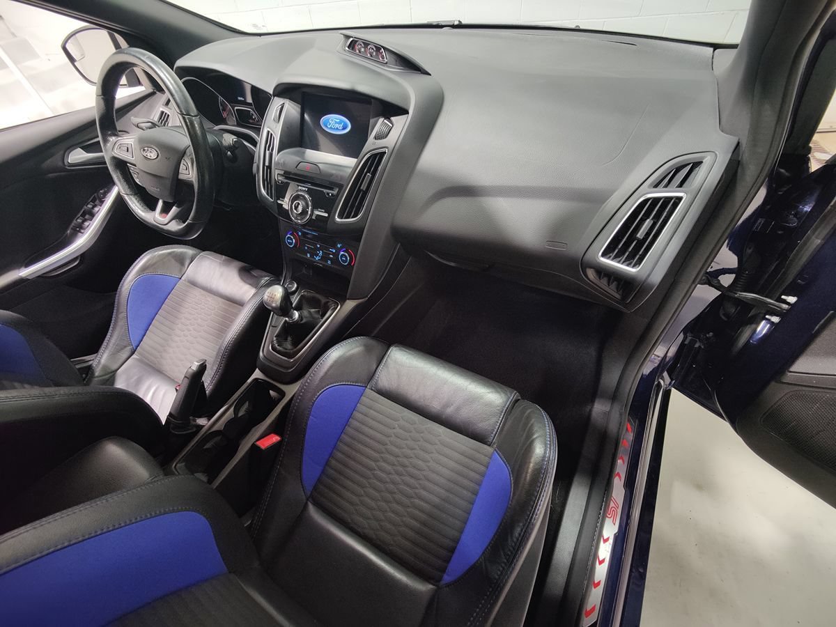Used 2016 Ford Focus ST w/ Equipment Group 401A FWD image 12