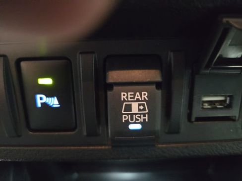 Used 2023 Toyota Tacoma TRD Sport w/ Technology Package AWD/4WD image 21