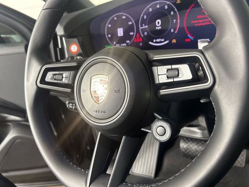 Certified 2026 Porsche Cayenne Coupe image 30