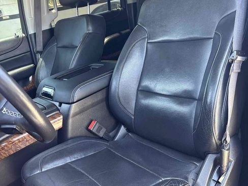 Used 2016 Chevrolet Suburban LTZ RWD image 15