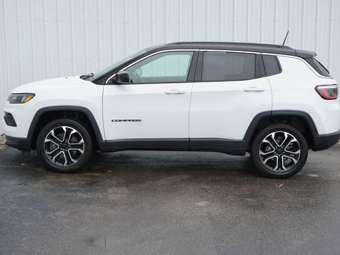 Used 2023 Jeep Compass Limited AWD/4WD image 3