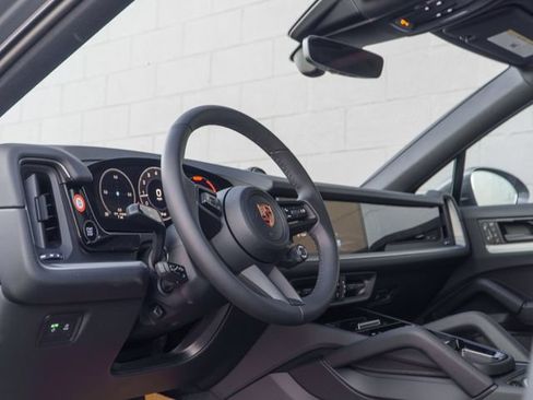 New 2026 Porsche Cayenne Coupe AWD/4WD image 4