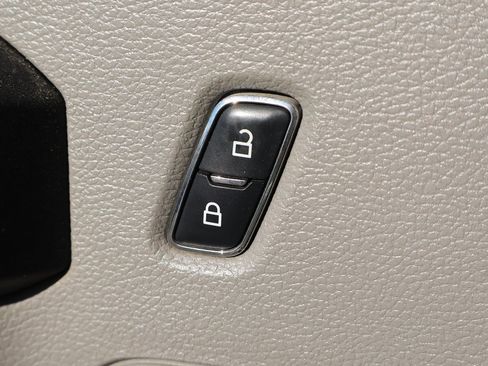 Used 2019 Ford F250 XL w/ Power Equipment Group image 17