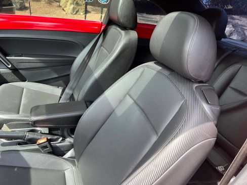Used 2015 Volkswagen Beetle TDI FWD image 16