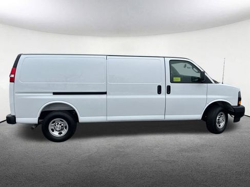 Used 2025 Chevrolet Express 3500 Extended w/ Driver Convenience Package RWD image 12